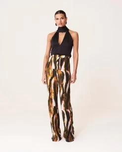 Top Clavel Negro -Lady Pipa WEB LOOK6 618 34bca299 90c8 489b be83 85b2b1f98ce5