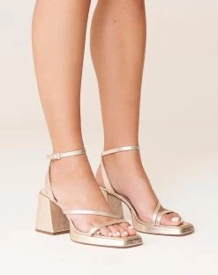 Sandalia Isabella Dorado